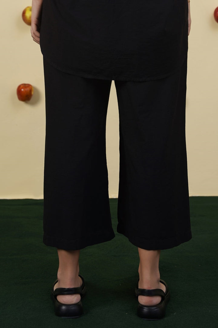 BLACK ESSENTIAL COTTON CULOTTES