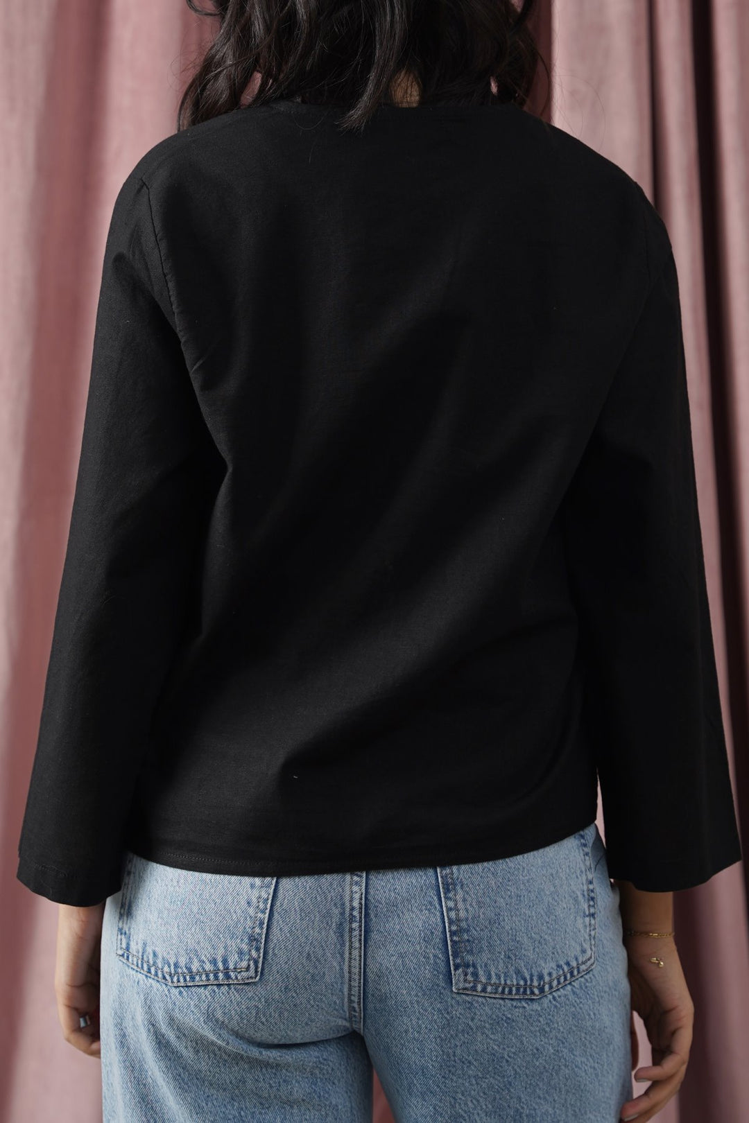 BLACK LINEN BOW BLOUSE