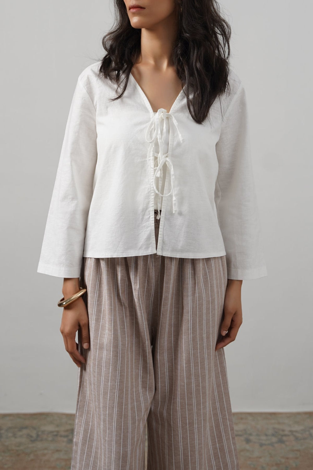 WHITE LINEN BOW BLOUSE