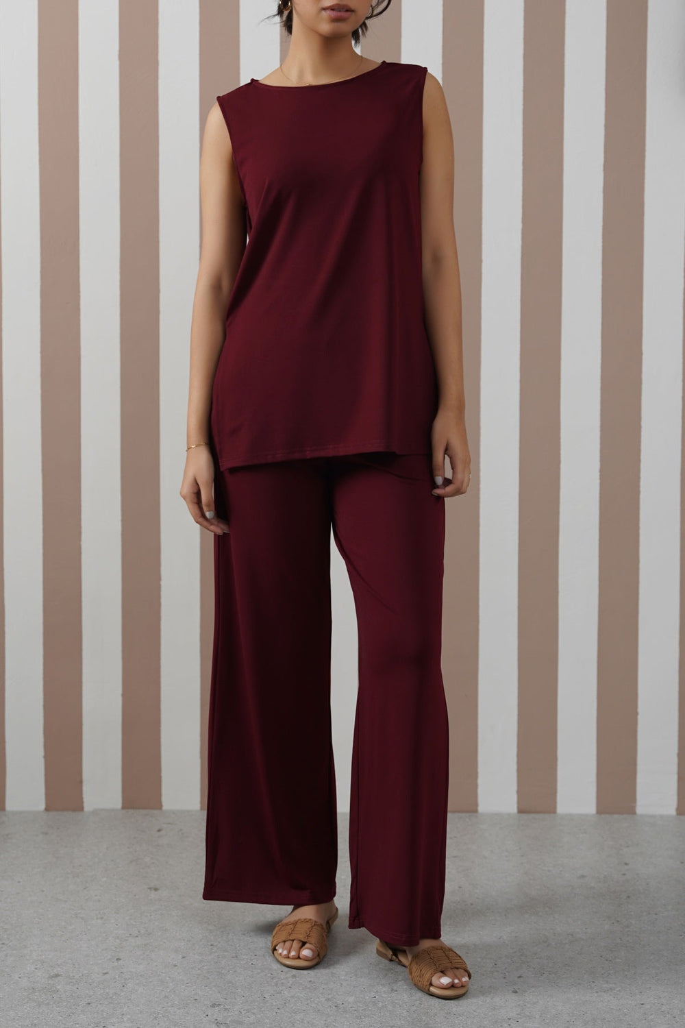BURGUNDY OFF-DUTY STRETCHY TOP