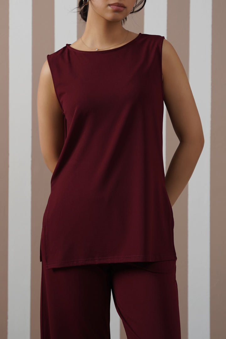 BURGUNDY OFF-DUTY STRETCHY TOP