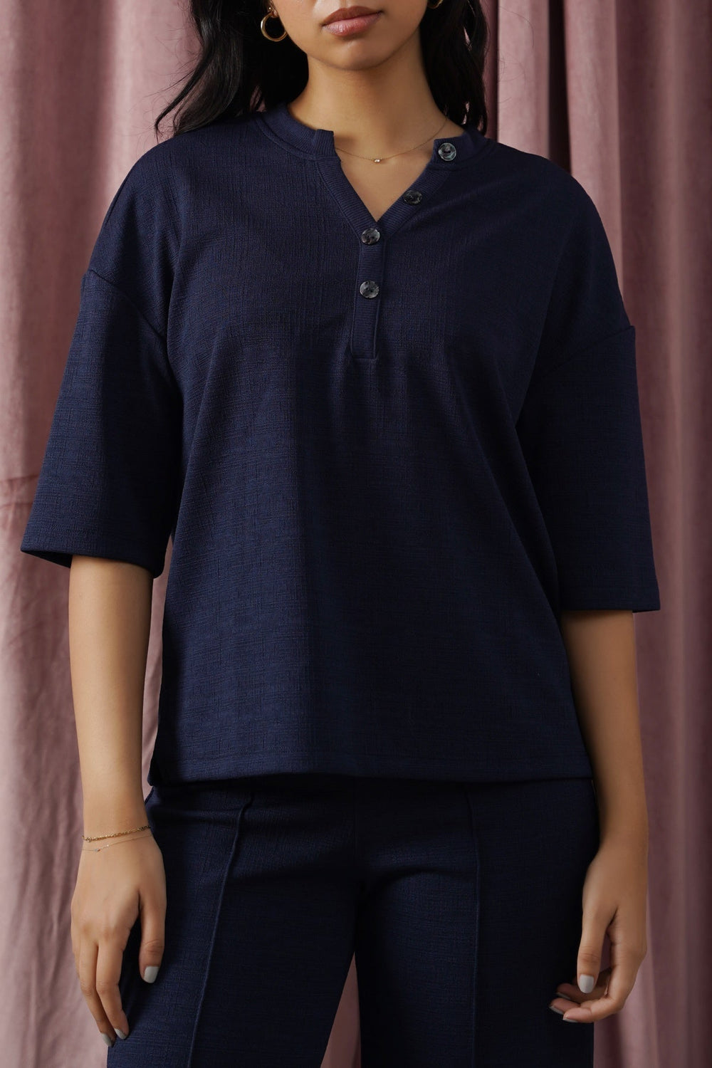 NAVY STRETCHY HENLEY TOP