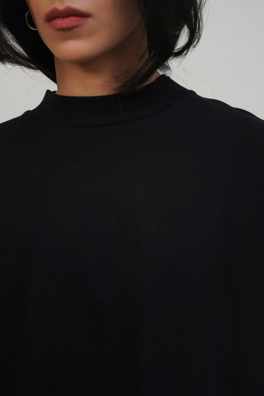 BLACK HIGH CREW TEE