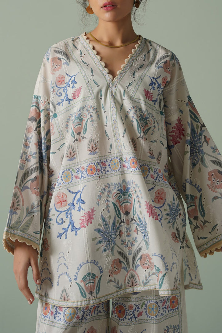 CREAM SUGARLOOP EMBROIDERED TUNIC