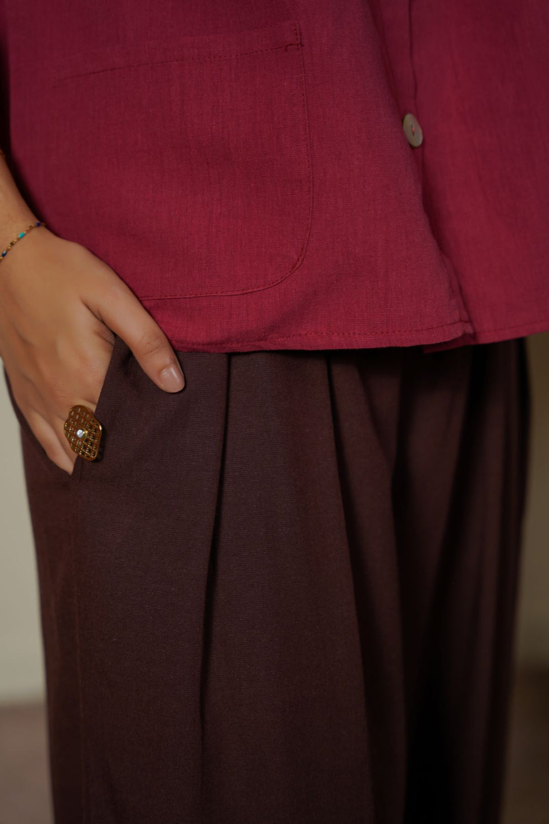 SLOUCHY PLEATED PANTS