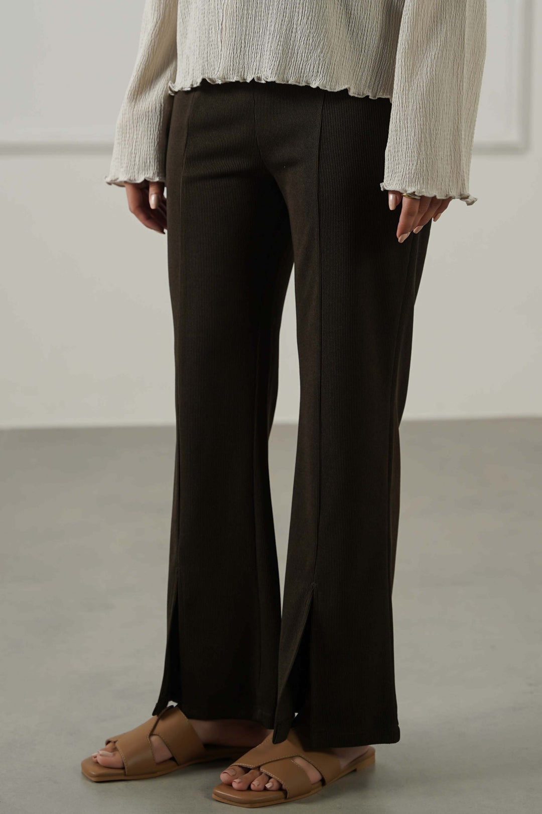 BROWN TAPERED SLIT PANTS