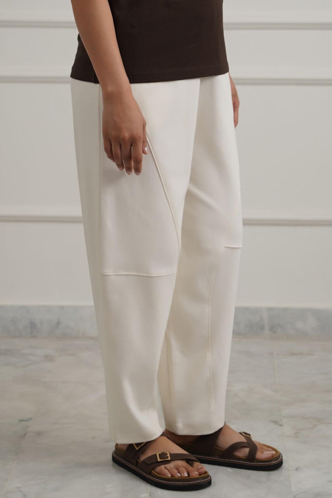 CREAM STUDIO BARREL PANTS