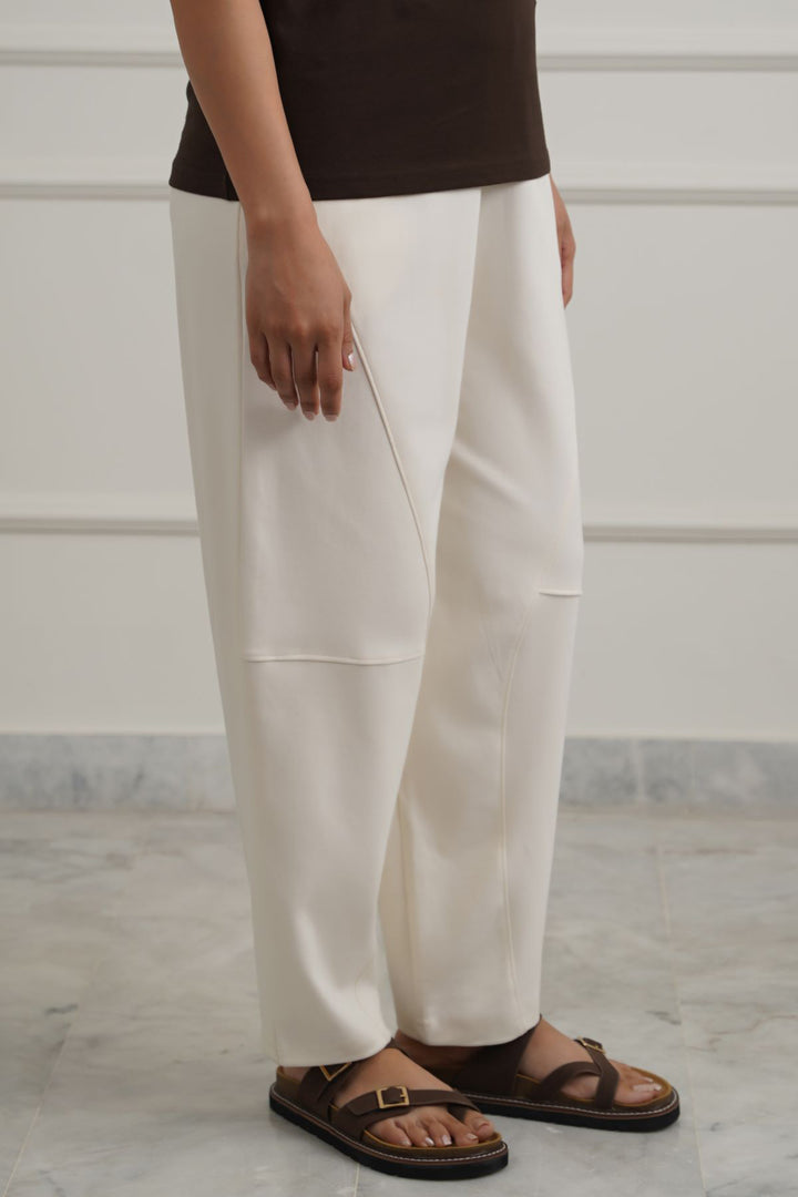 CREAM STUDIO BARREL PANTS