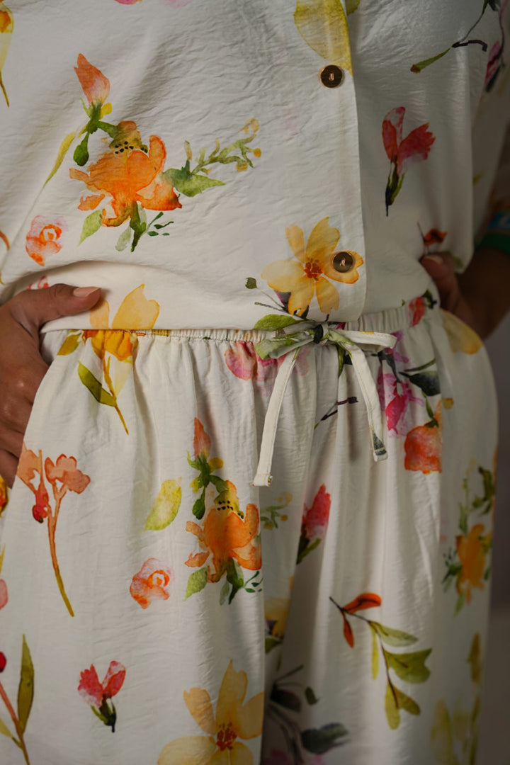 OFF WHITE LILIES AT DAWN PANTS