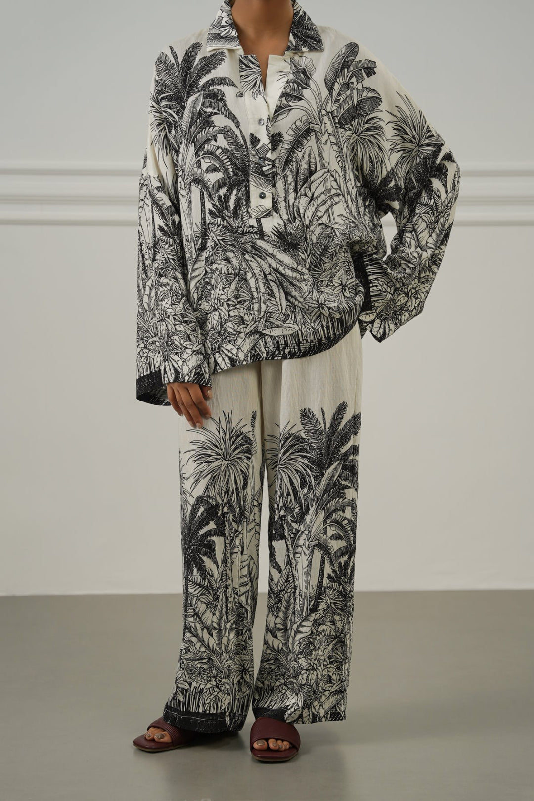 OFF WHITE JUNGLE ETCH PANTS