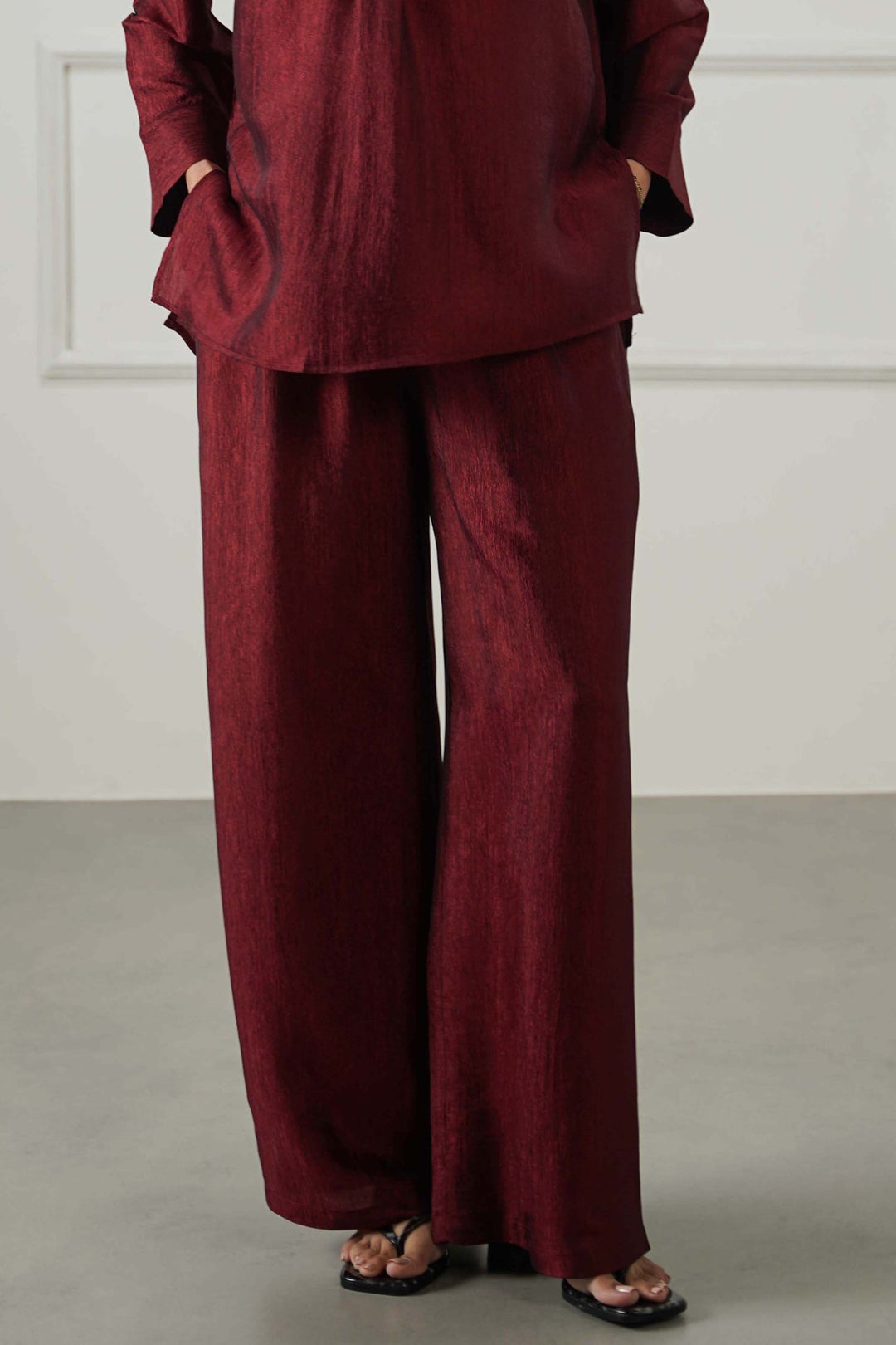 RUST TEXTURED FLOWY PANTS
