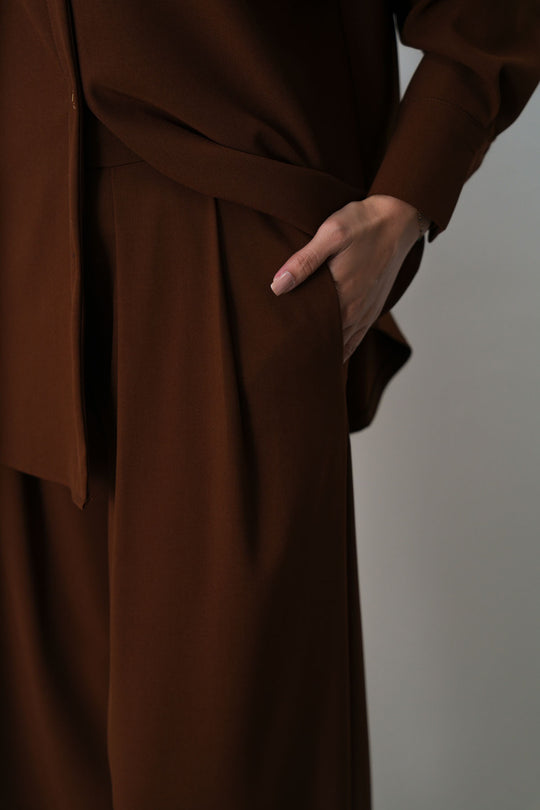 BROWN FLOW PLEATED PANTS