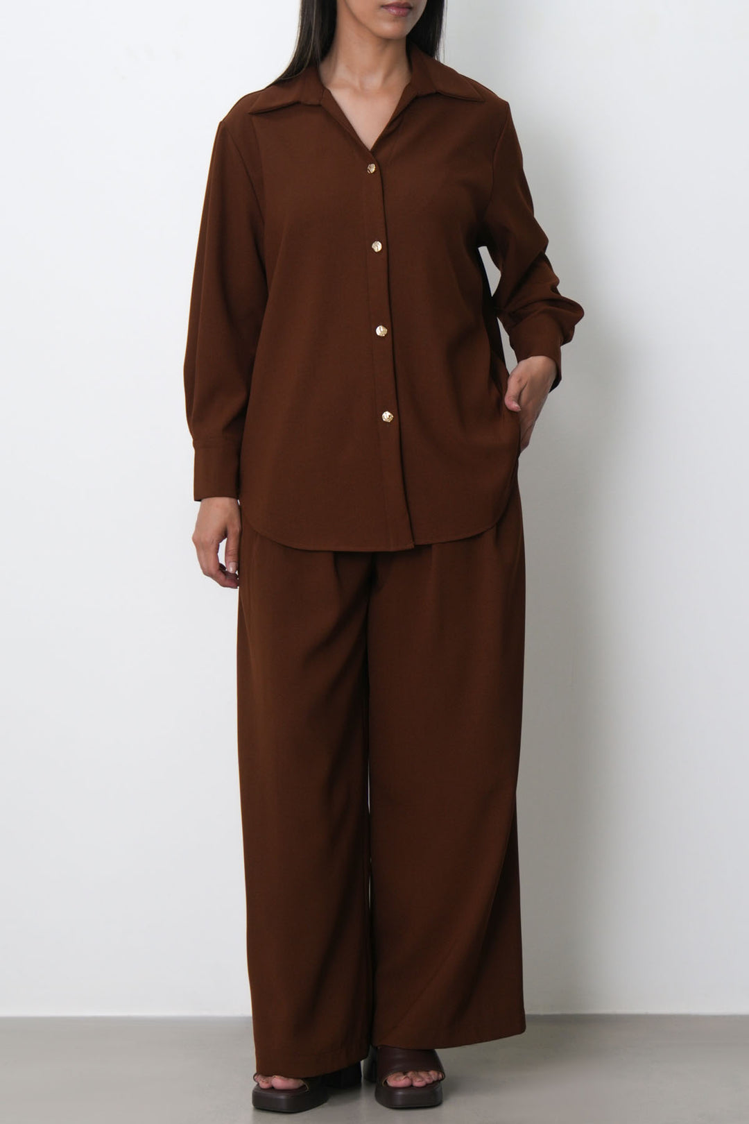 BROWN FLOW PLEATED PANTS