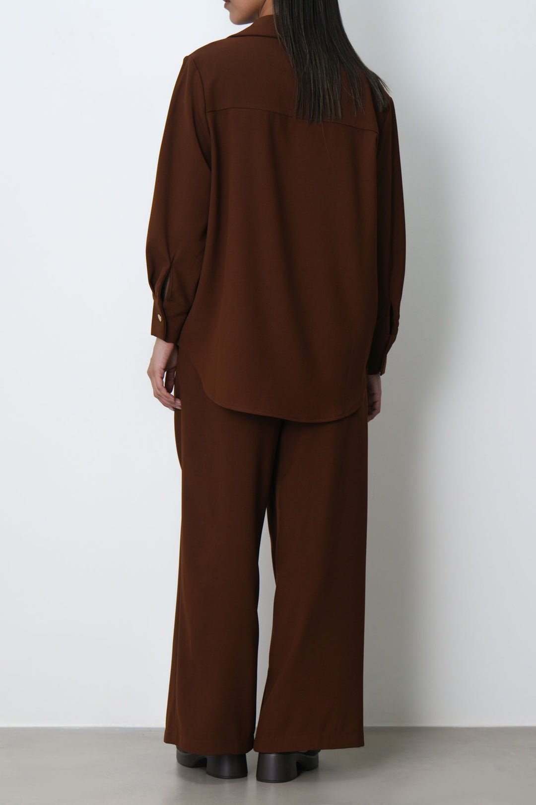 BROWN FLOW PLEATED PANTS
