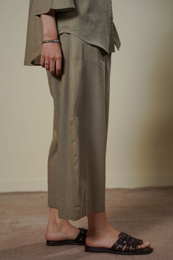 BEIGE ANKLE BALLOON PANTS