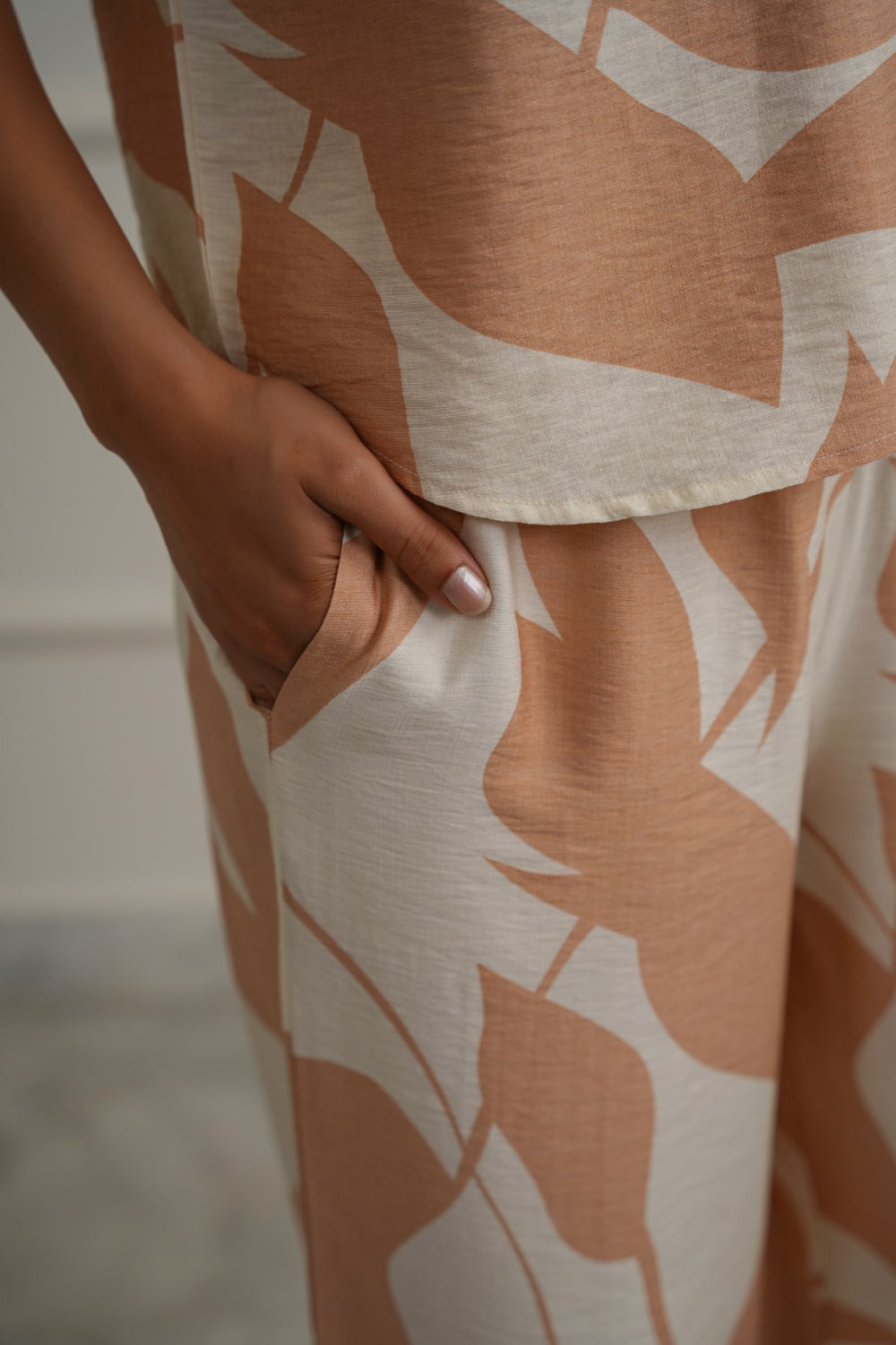 TEA PINK ABSTRACT RESORT PANTS