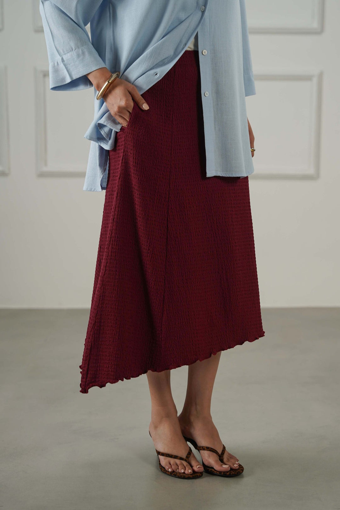 BURGUNDY ASYMMETRIC CRINKLE SKIRT