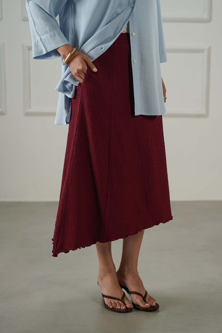 BURGUNDY ASYMMETRIC CRINKLE SKIRT