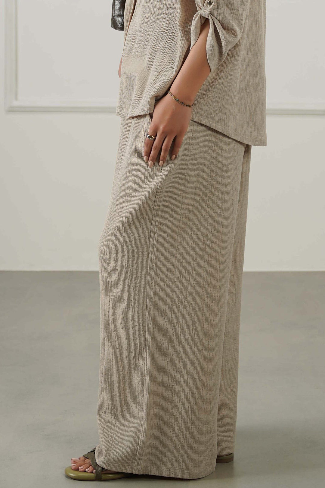 OAT WHITE BASIC STRAIGHT PANTS