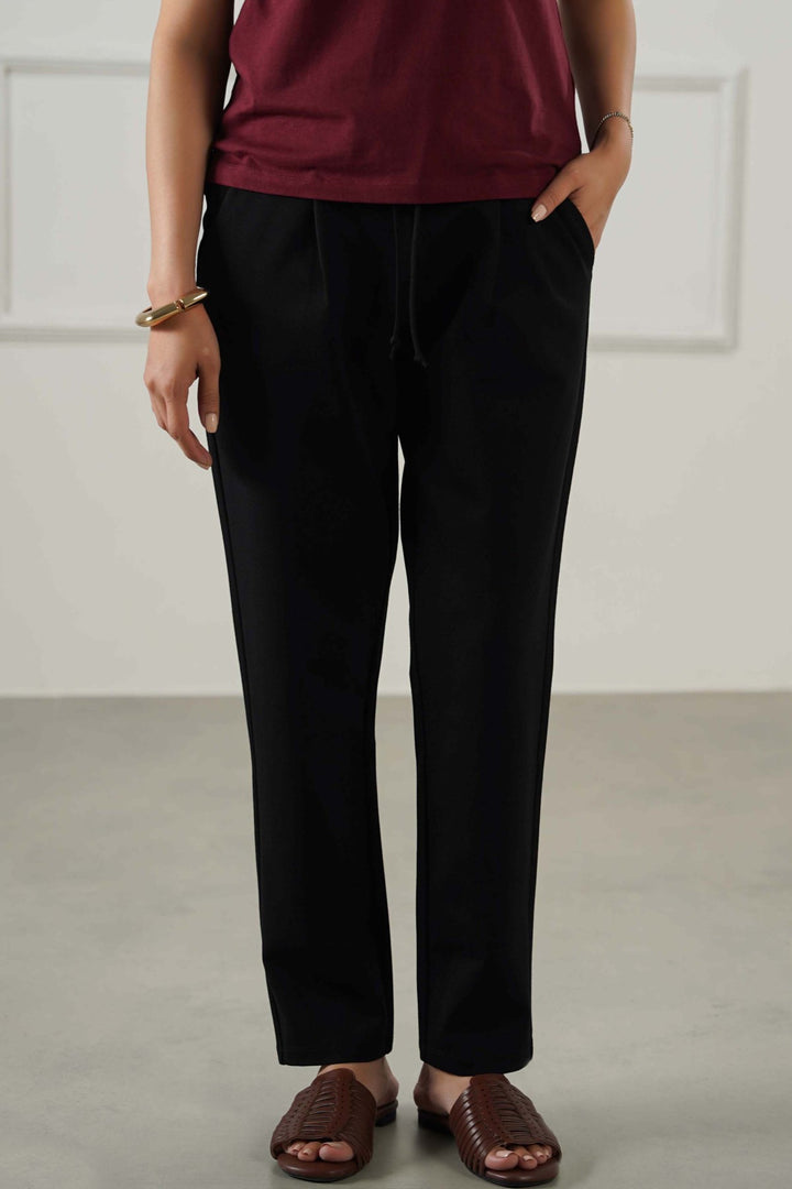 BLACK TAPERED PANTS WITH DRAWCORD