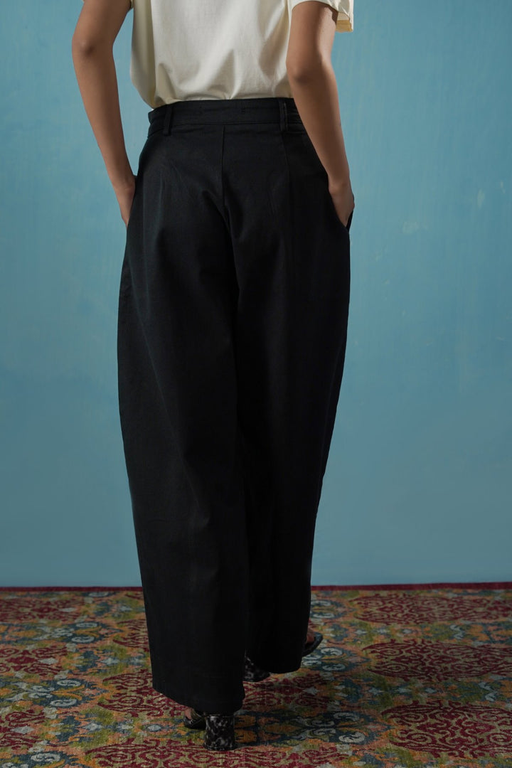 BLACK SLOUCHY EASE PANTS