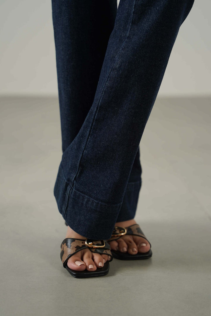 DARK BLUE MID-RISE KICK FLARE JEANS