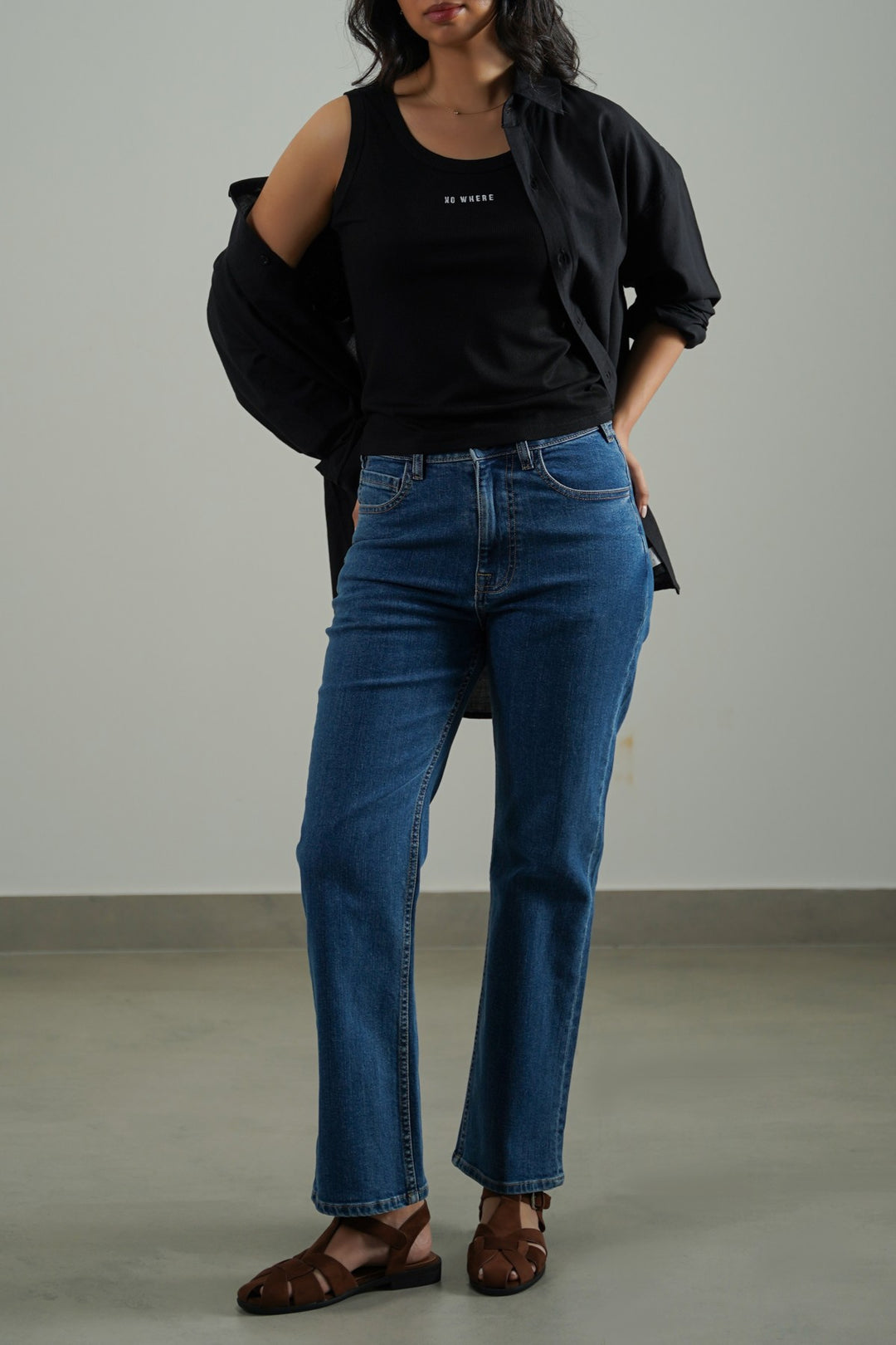 MID BLUE CLASSIC STRAIGHT JEANS