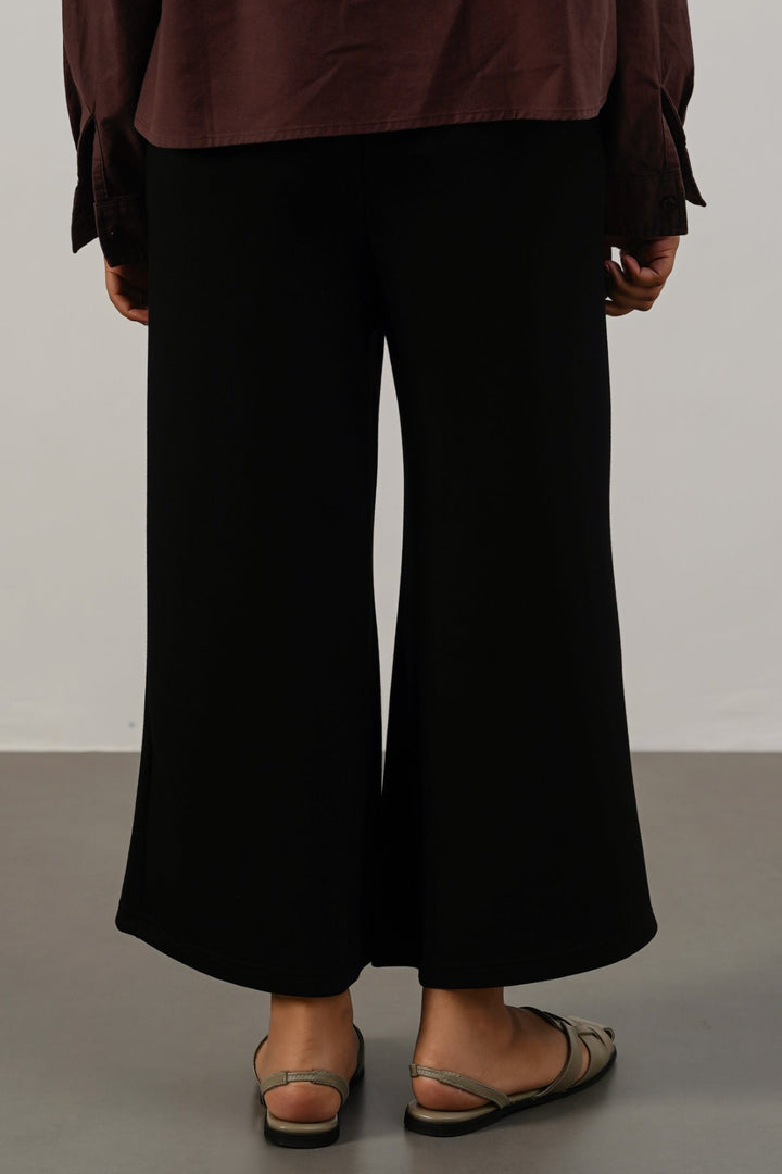 BLACK CROPPED WIDE-LEG PANTS