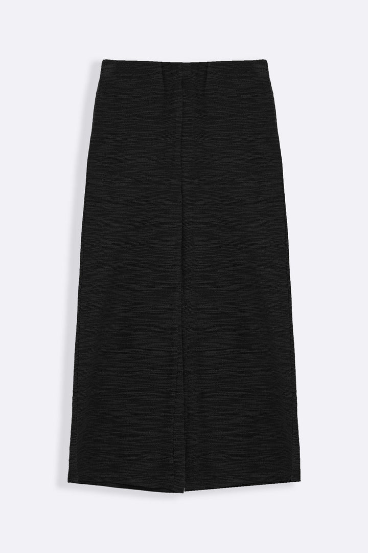 BLACK STRAIGHT TEXTURED PANTS