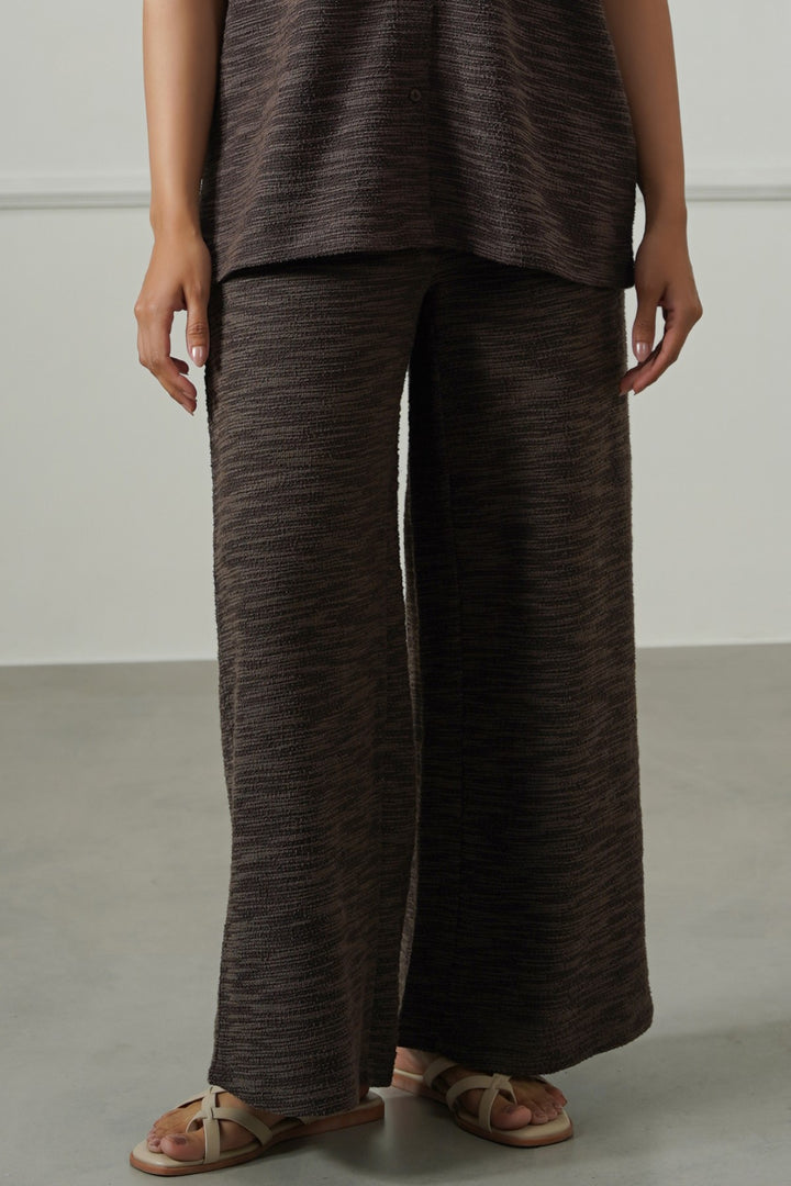DARK BROWN STRAIGHT TEXTURED PANTS