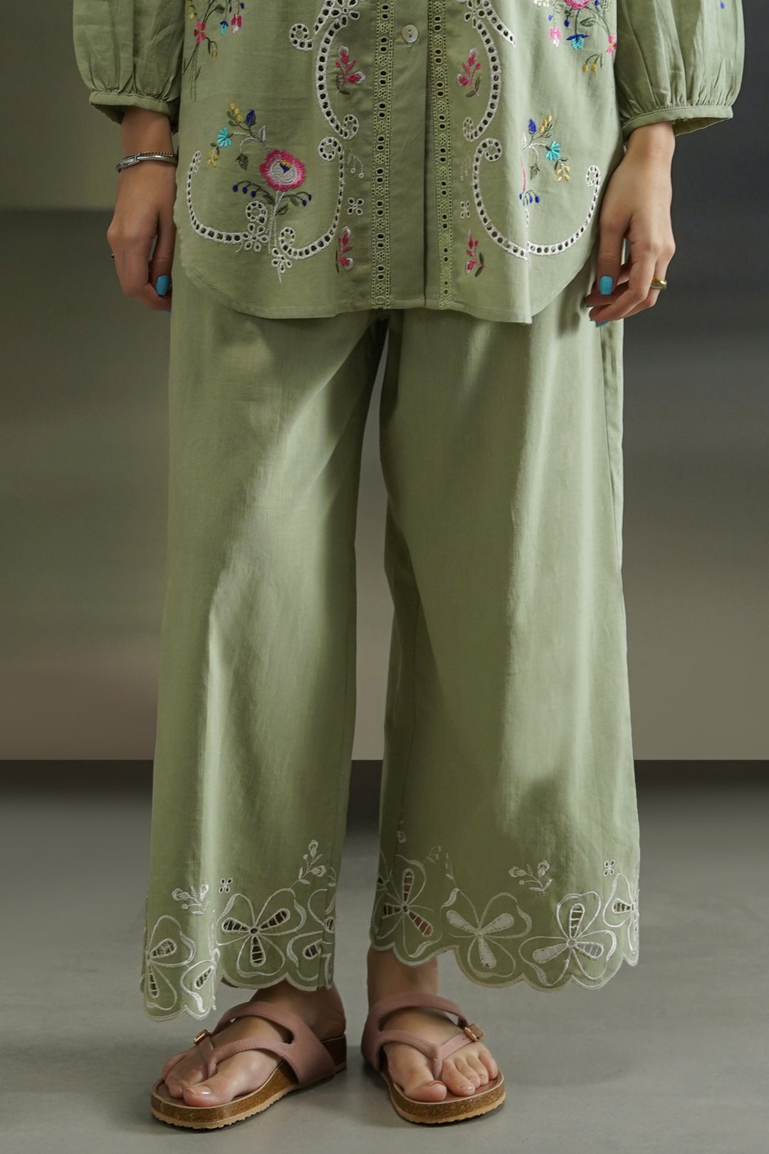GREEN ALWAYS SPRING EMBROIDERY CULOTTES