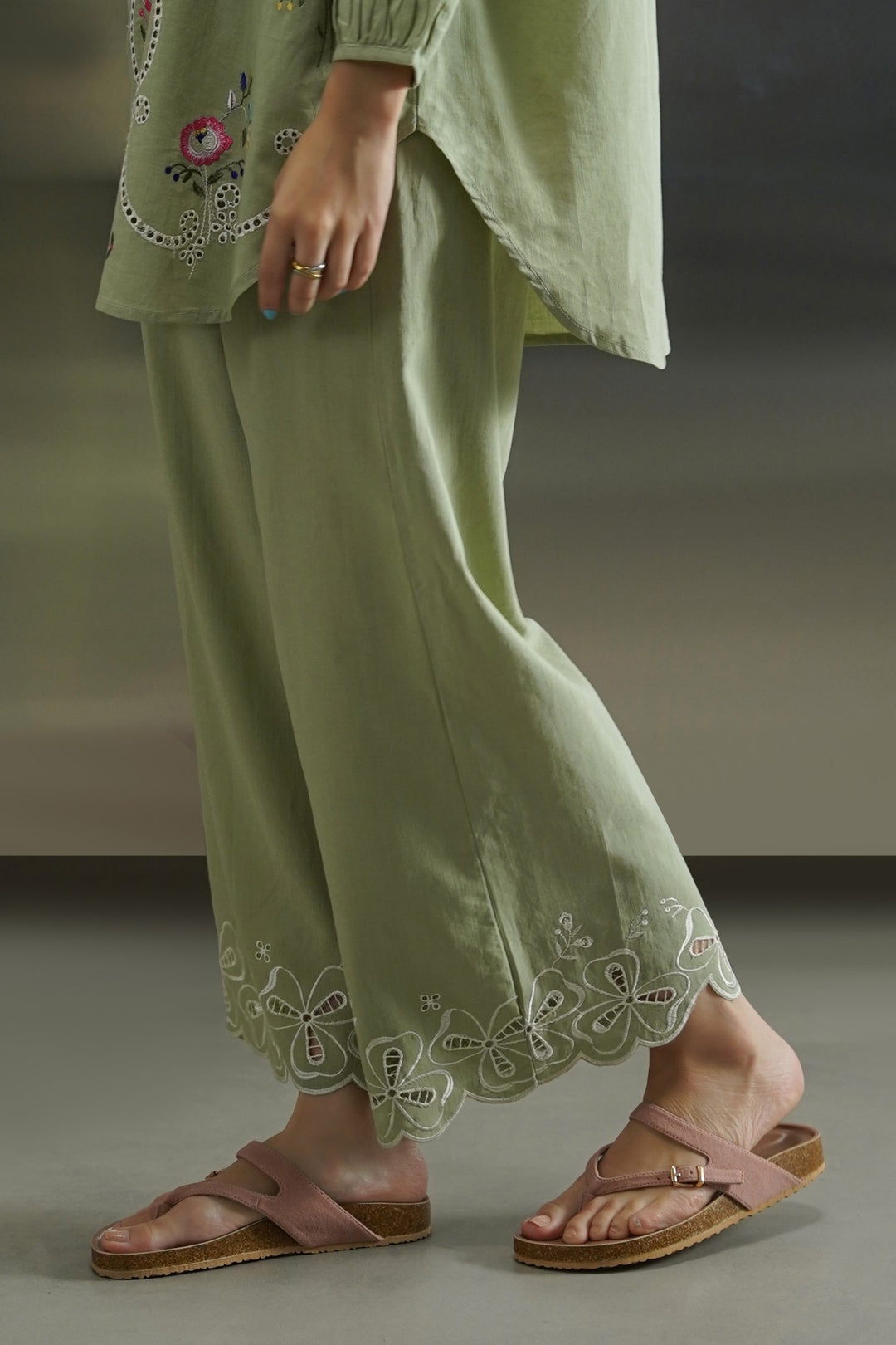 GREEN ALWAYS SPRING EMBROIDERY CULOTTES