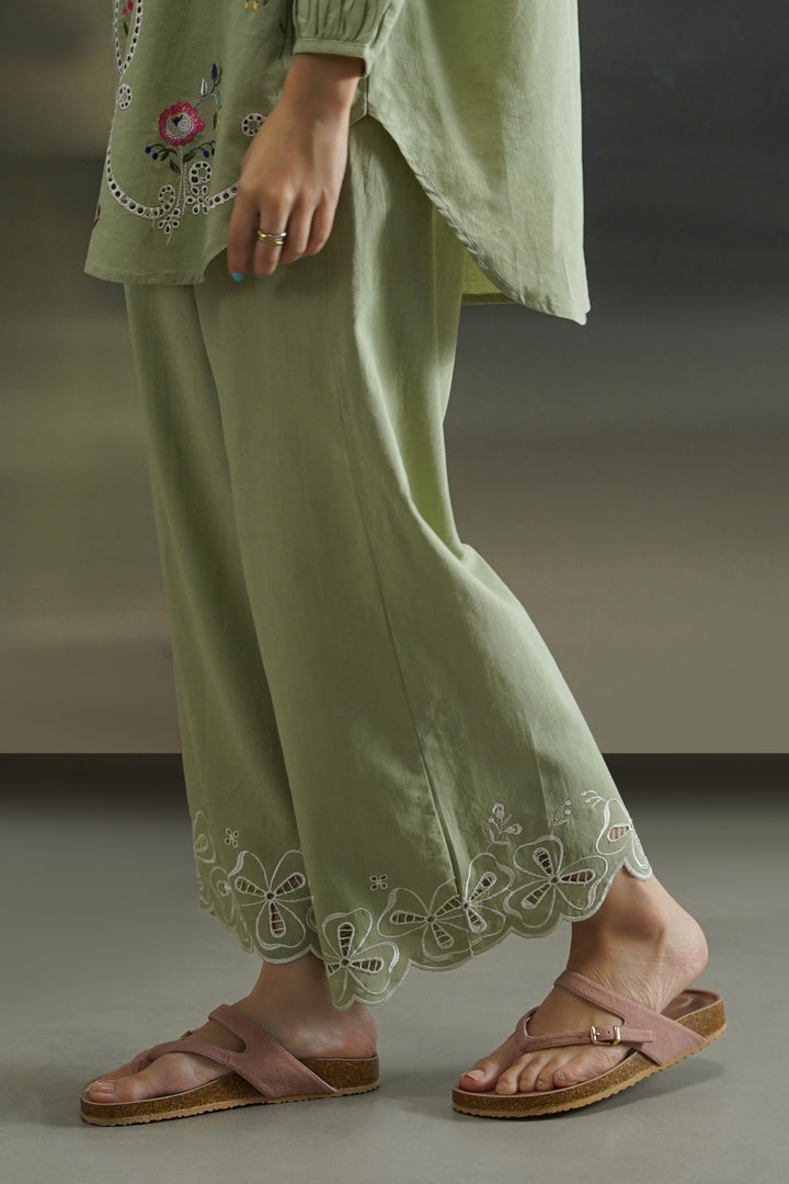 GREEN ALWAYS SPRING EMBROIDERY CULOTTES