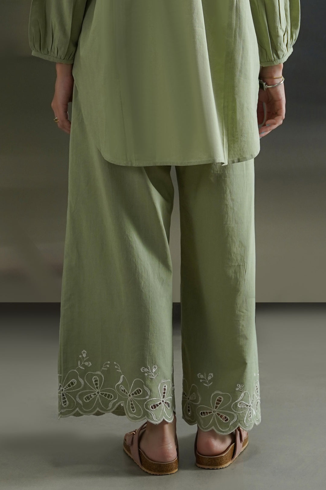 GREEN ALWAYS SPRING EMBROIDERY CULOTTES