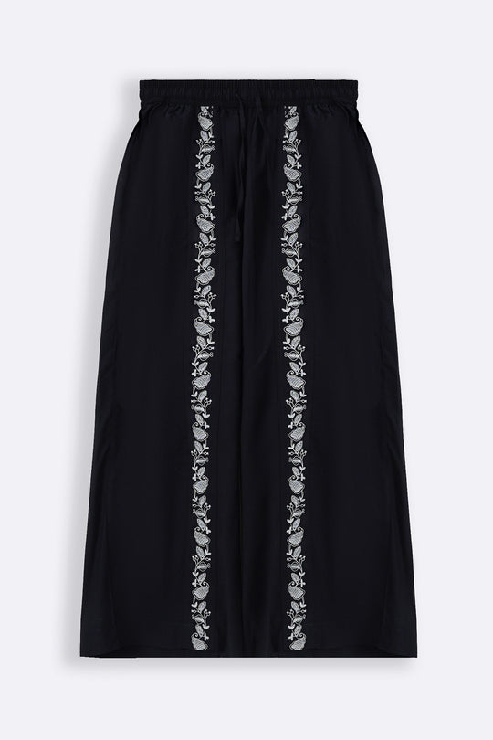 BLACK BRODERIE STRAIGHT PANTS