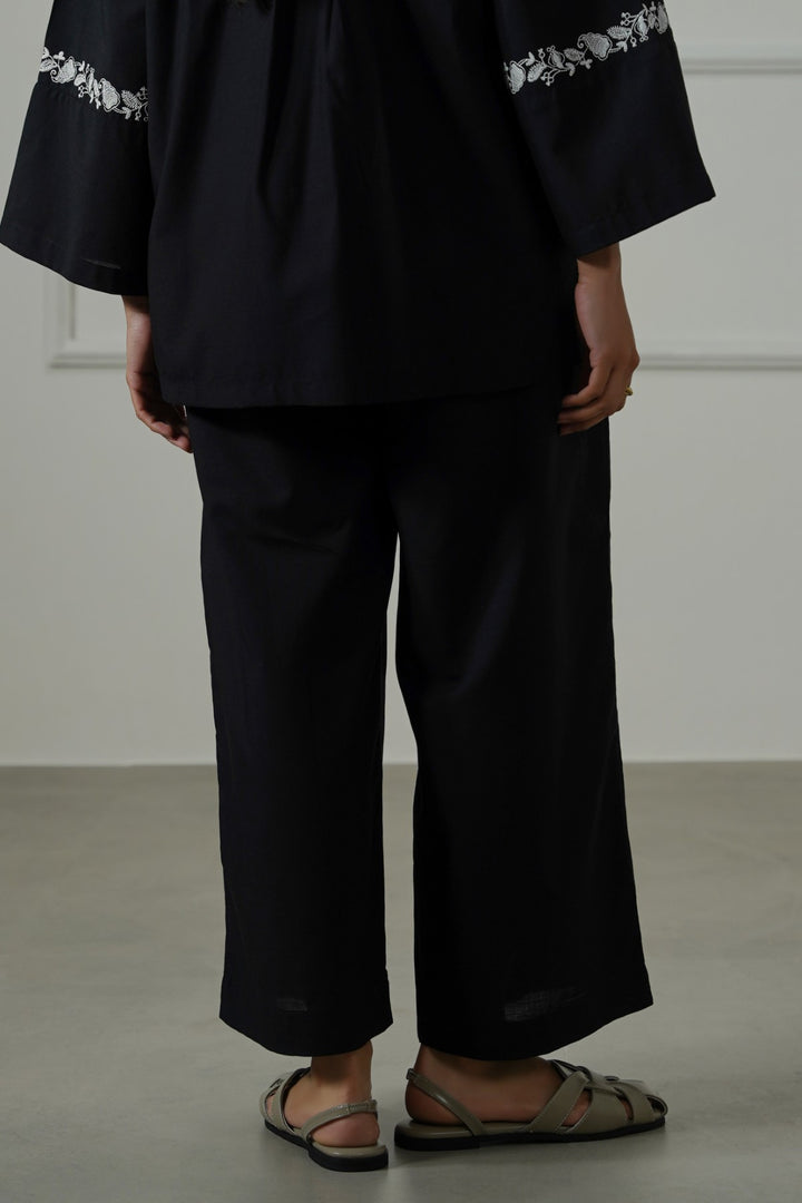BLACK BRODERIE STRAIGHT PANTS