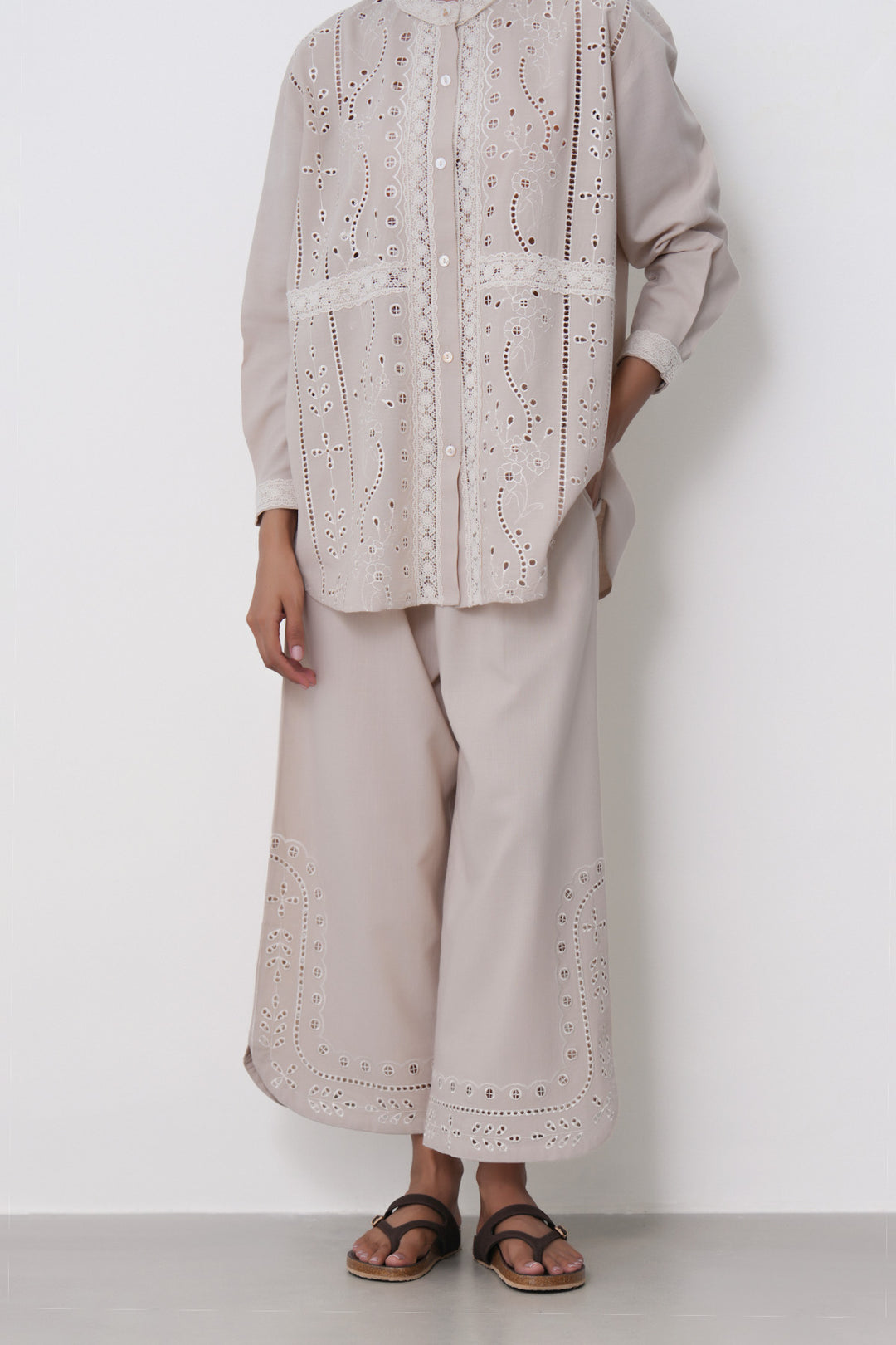 BEIGE FILIGREE EMBROIDERED CULOTTES