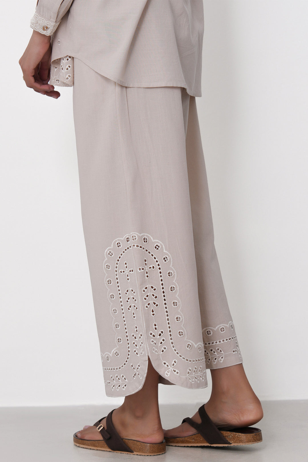 BEIGE FILIGREE EMBROIDERED CULOTTES