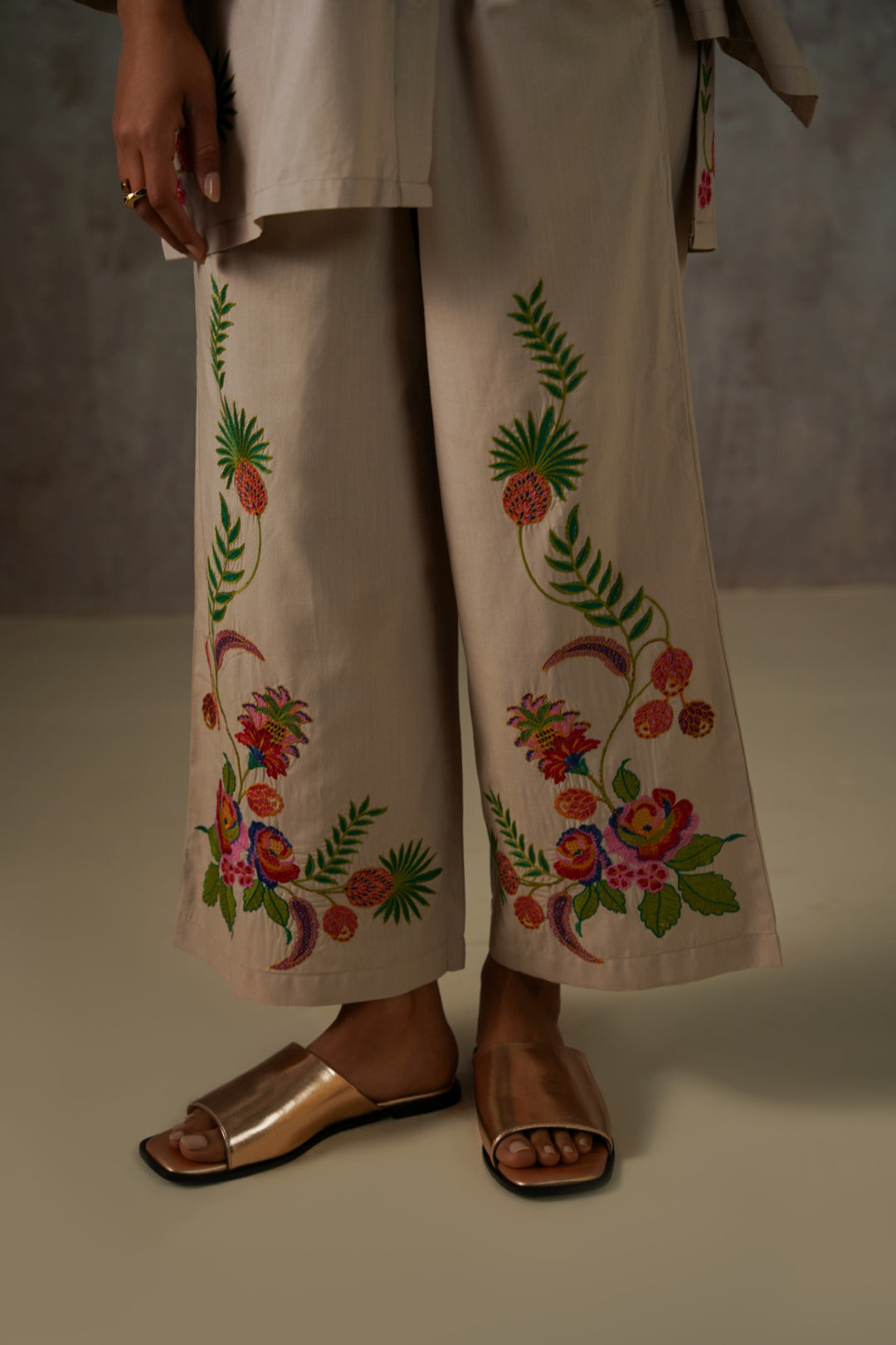 BEIGE TROPICAL ESCAPE BRODERIE CULOTTES