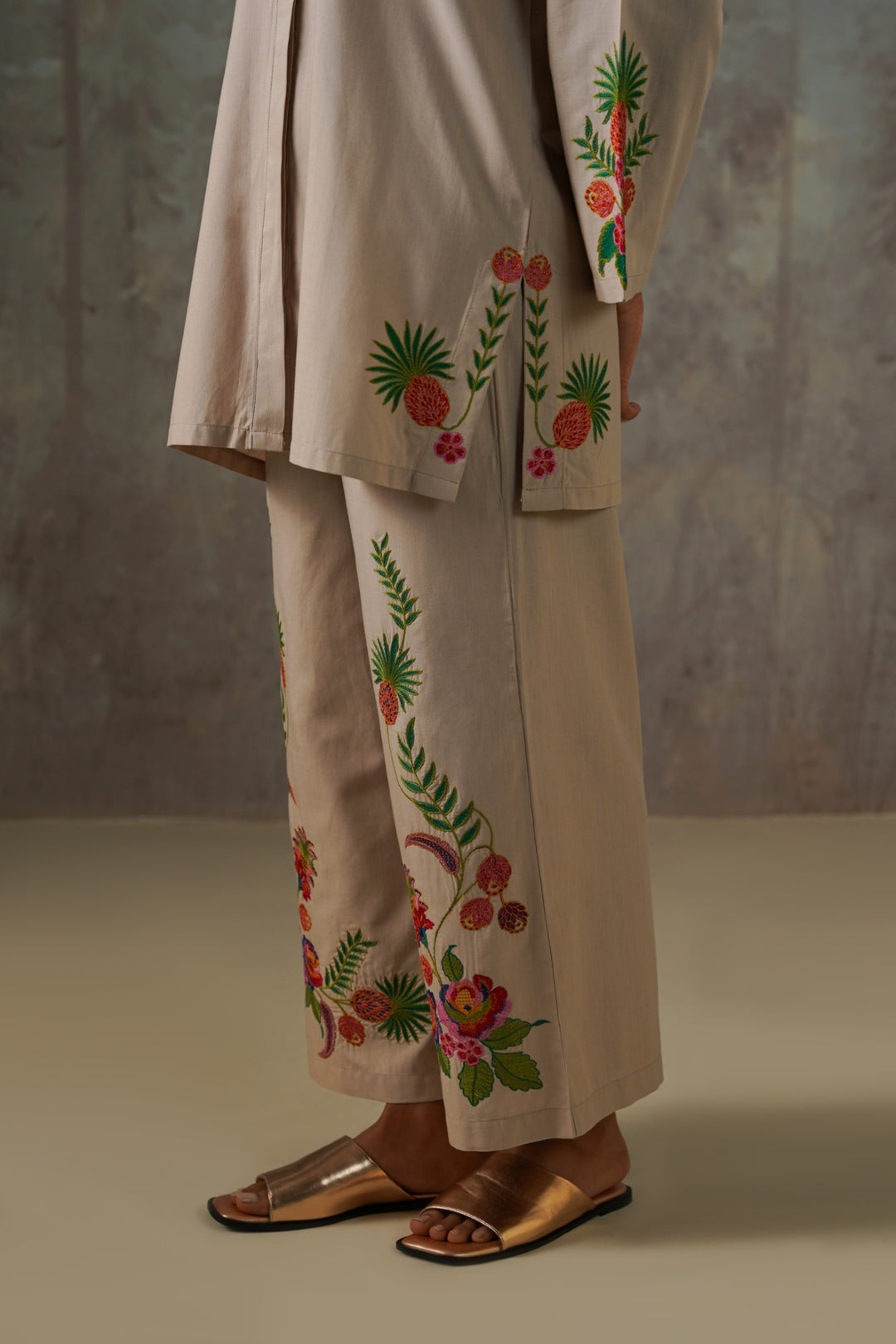 BEIGE TROPICAL ESCAPE BRODERIE CULOTTES