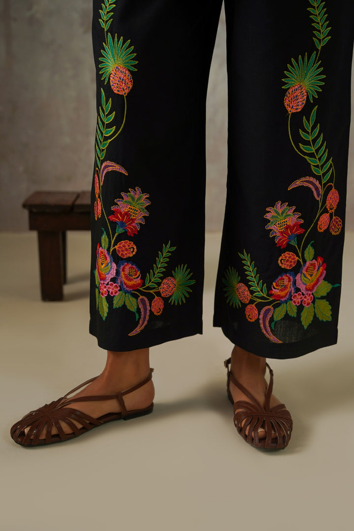 BLACK TROPICAL ESCAPE BRODERIE CULOTTES