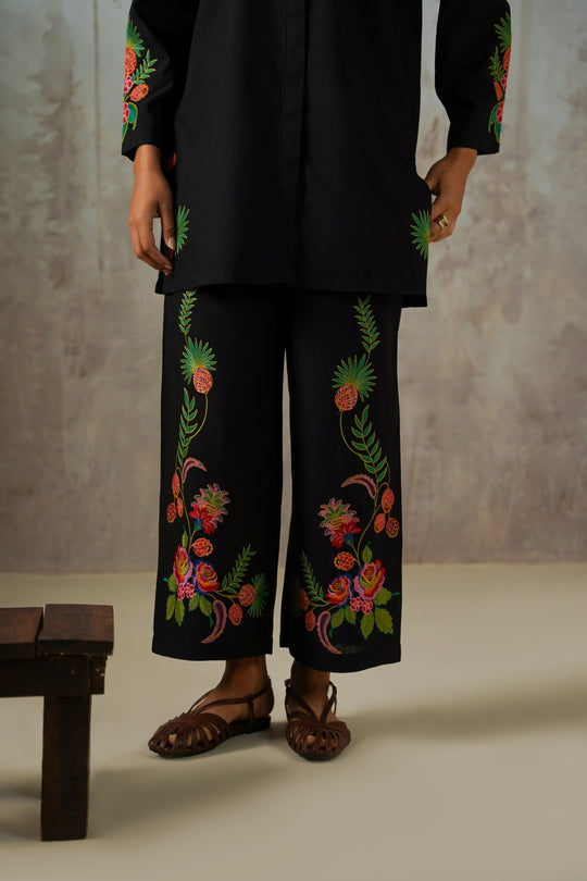 BLACK TROPICAL ESCAPE BRODERIE CULOTTES
