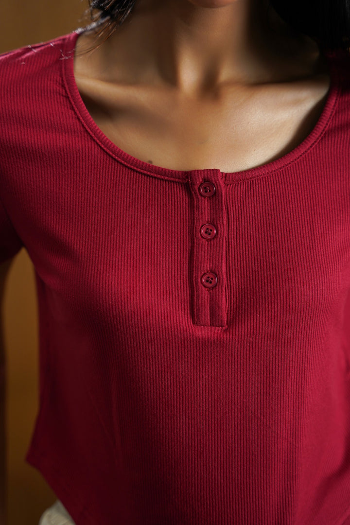 RED HENLEY CREW TEE