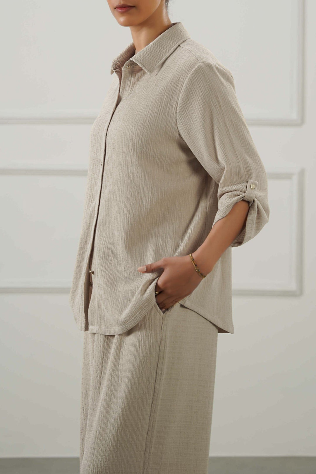 OAT WHITE V COLLARED SHIRT