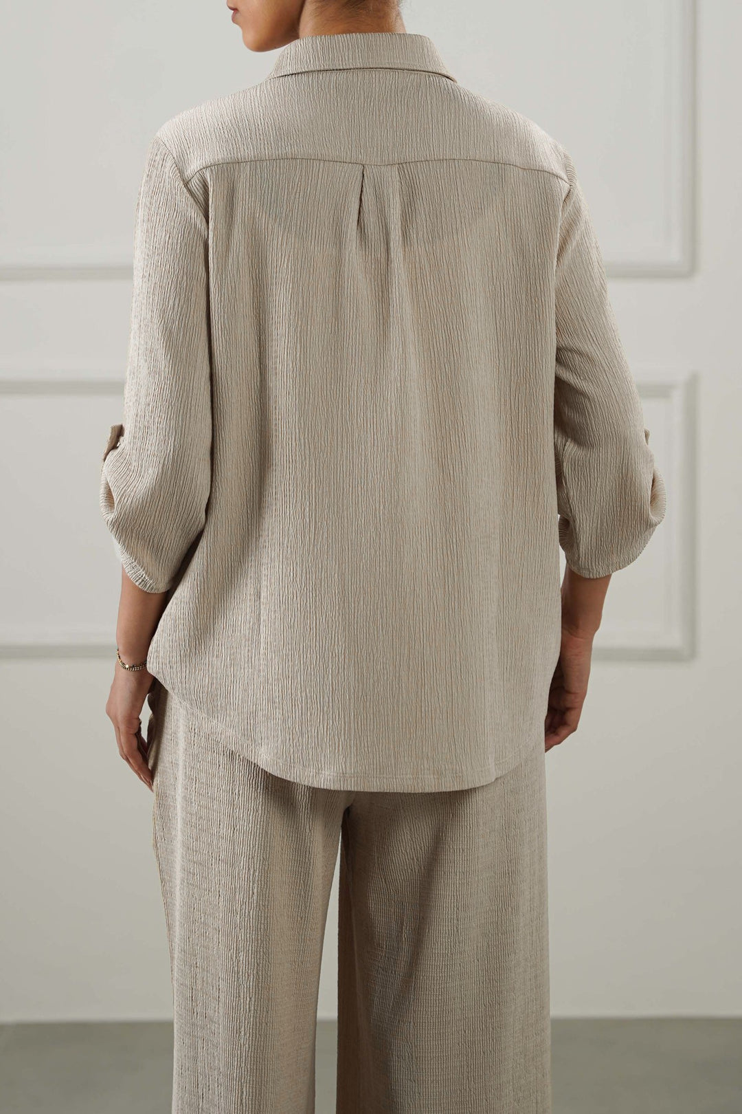 OAT WHITE V COLLARED SHIRT