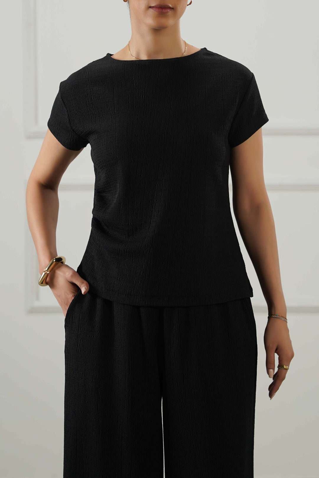 BLACK PLEATED WAIST TEE