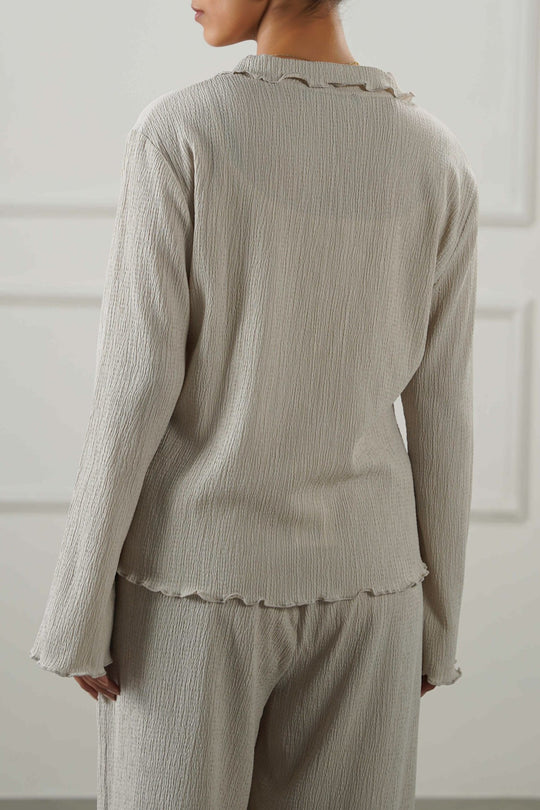IVORY CRINKLE KNIT BUTTON-DOWN