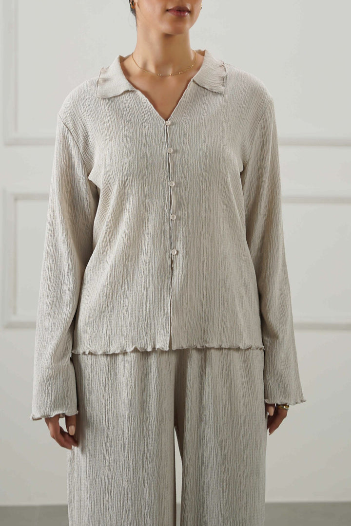 IVORY CRINKLE KNIT BUTTON-DOWN