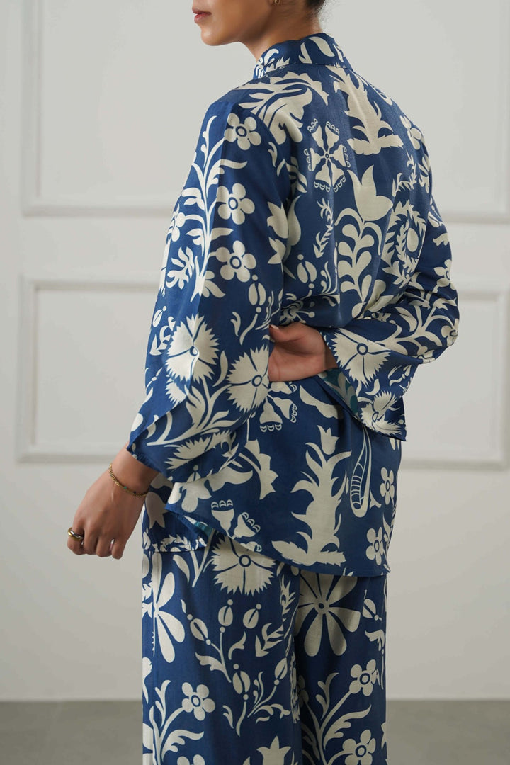 BLUE BUKETAN BUTTON DOWN SHIRT