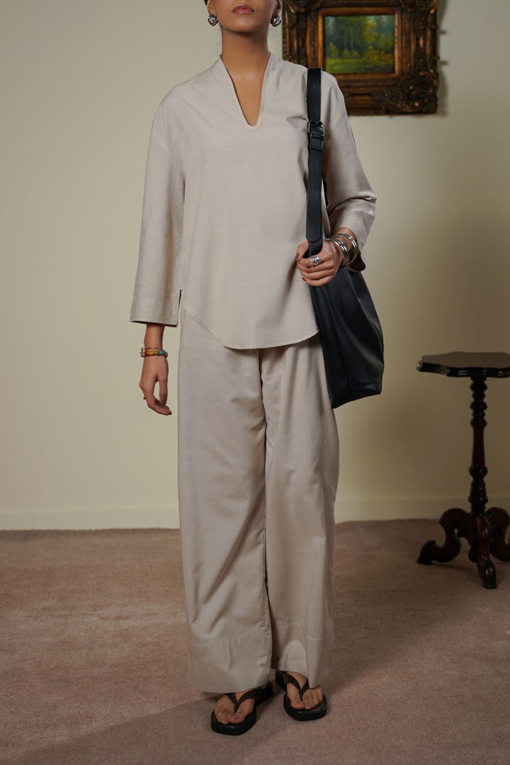 BEIGE DROPLET NECK TOP